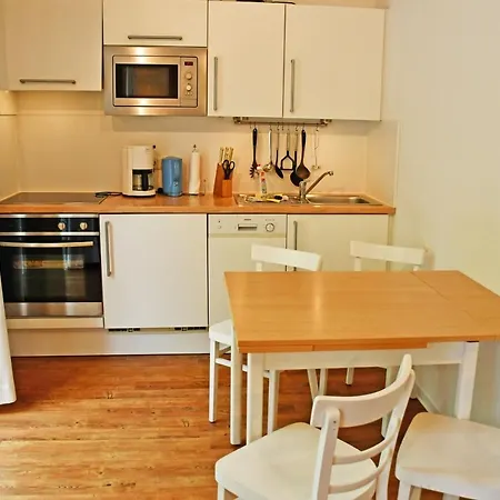 Mit Balkon Und Stran *